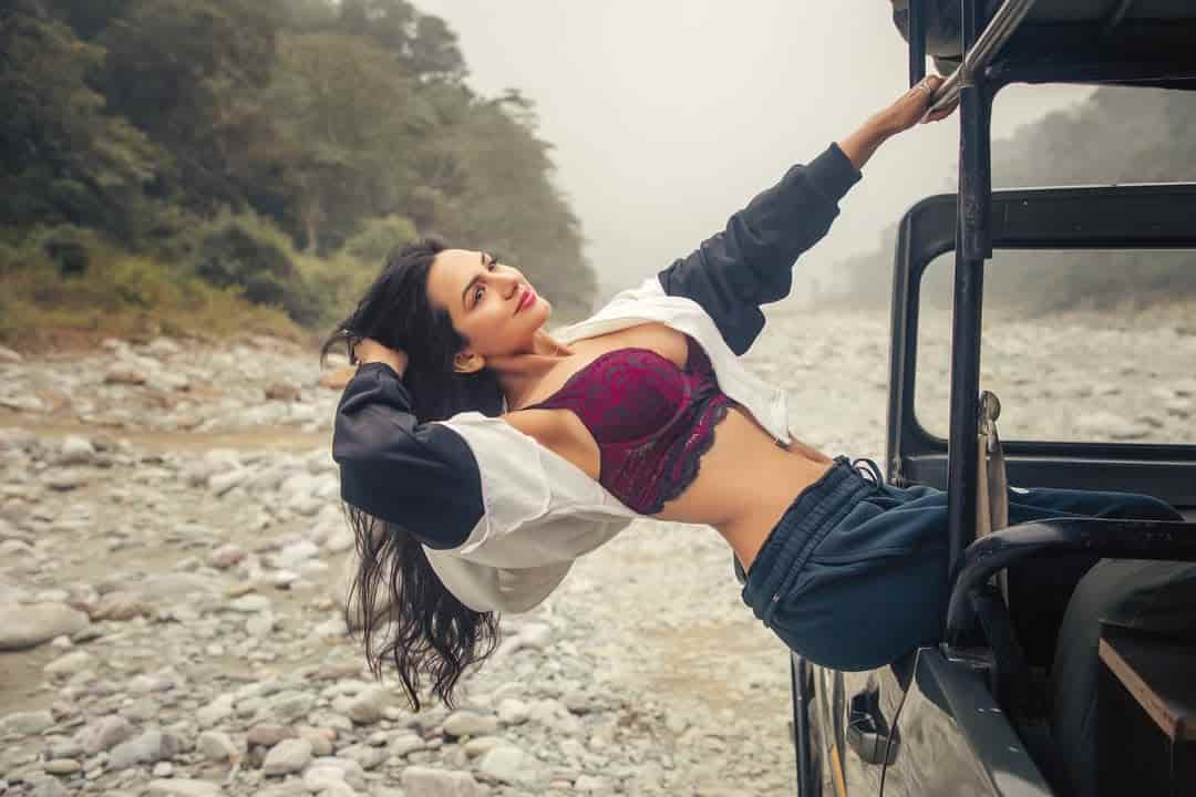 Gaurav Khanna Wife